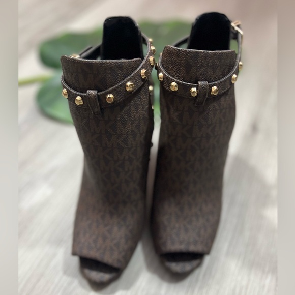 Michael Kors Lawson Logo Open Toe Studded ✨brand new✨ No box - Picture 3 of 14